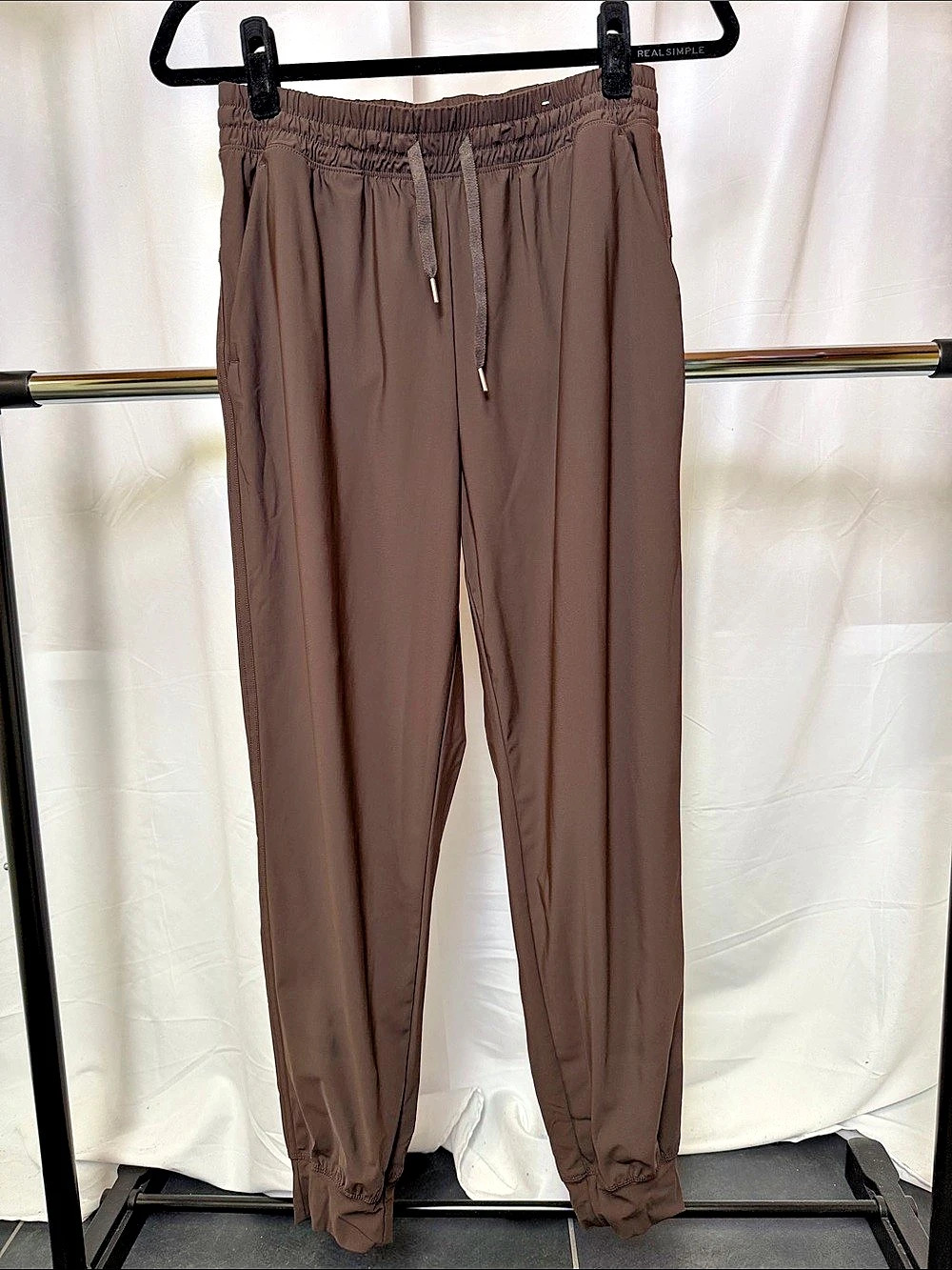 Old Navy women’s high waisted SleekTech Jogger Pants Brown Small